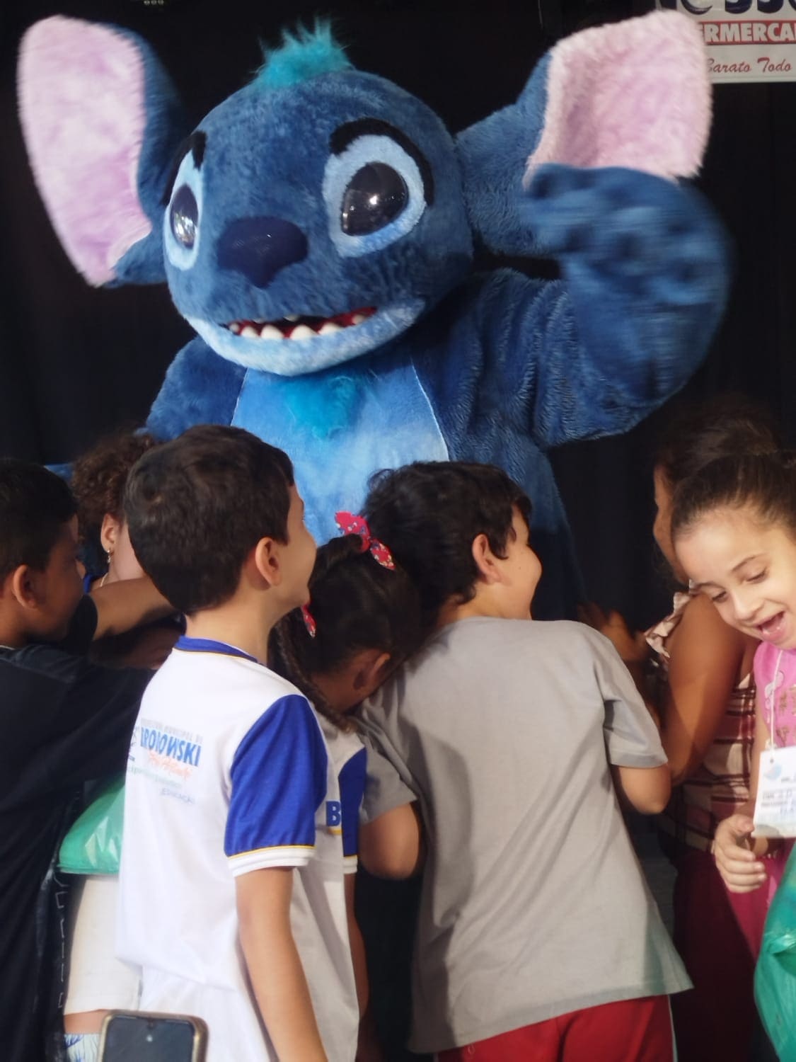 Personagem Stitch na FELIBRO